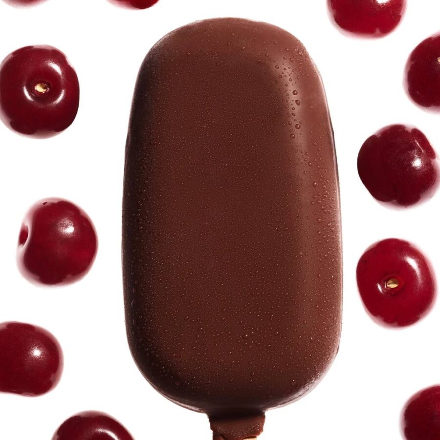 Вишня-ваніль у чорному шоколаді